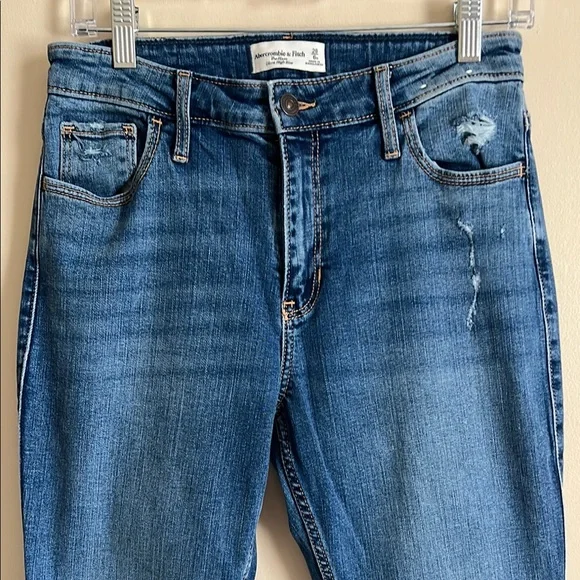 Abercrombie The Flare Ultra High Rise Jean - Picture 4 of 8